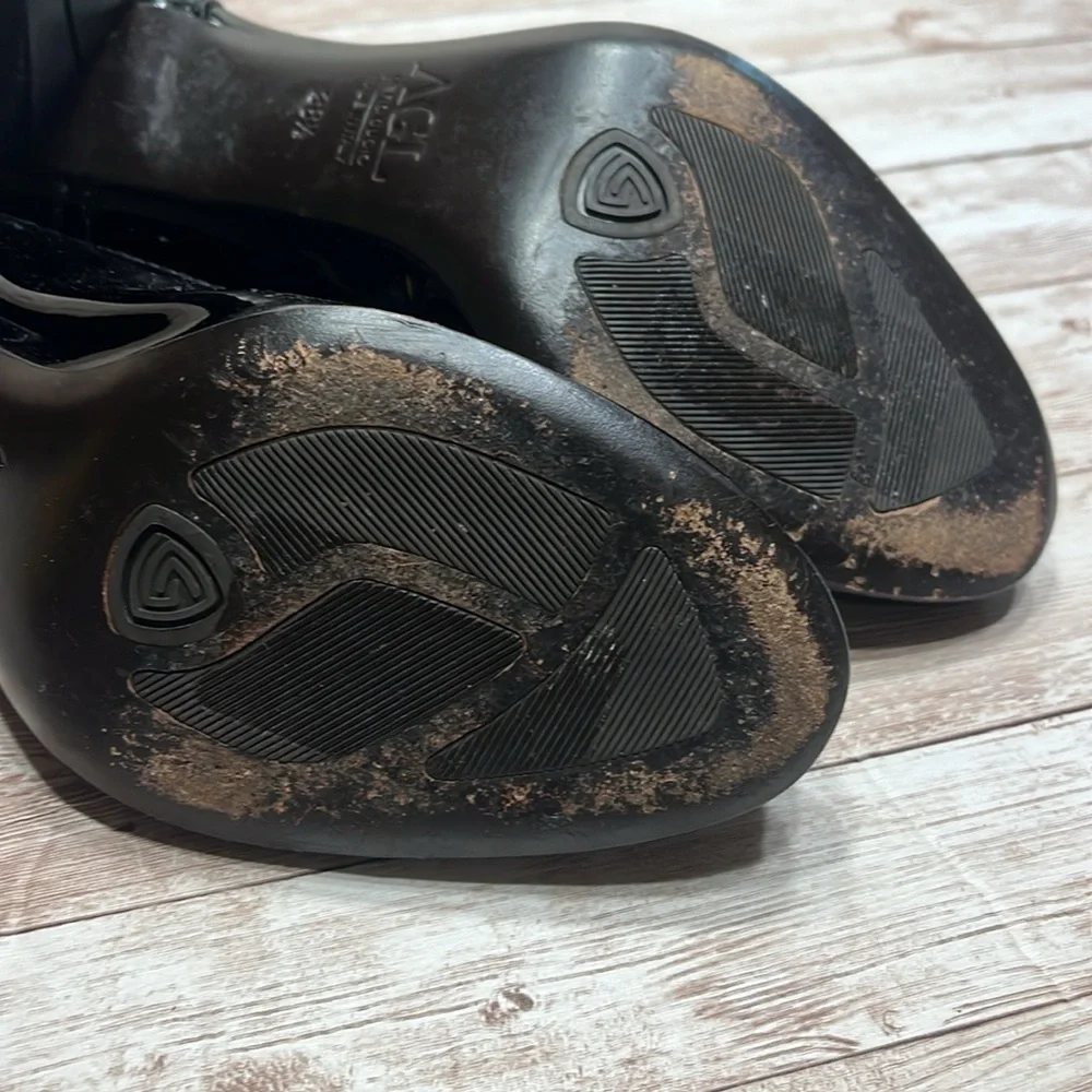 AGL Attilio Giusti Leombruni Vero Cuoio Black Patent Leather Heels Size 38 1/2